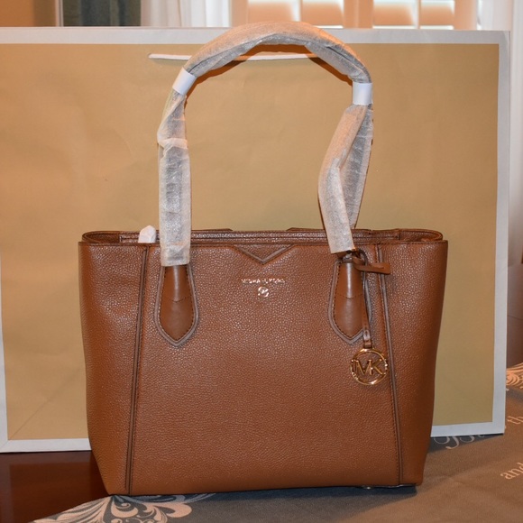 MICHAEL Michael Kors Mae Medium Tote - Picture 4 of 8